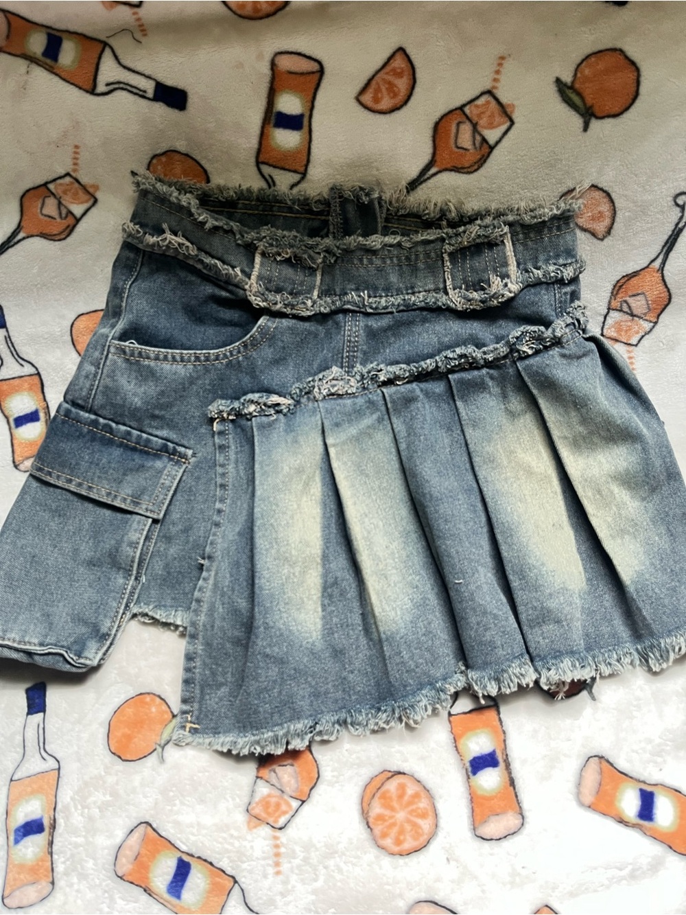 SHEIN Washed Blue Frayed Hem Denim Pleated Mini Skirt